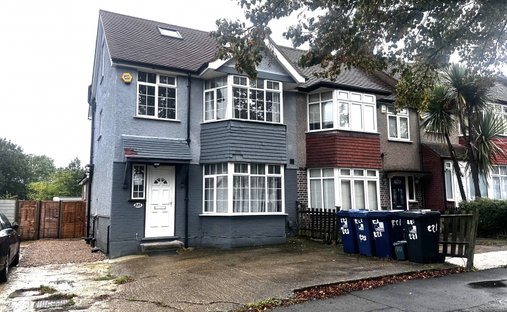 House in Brabsden Green, Ealing, England 1