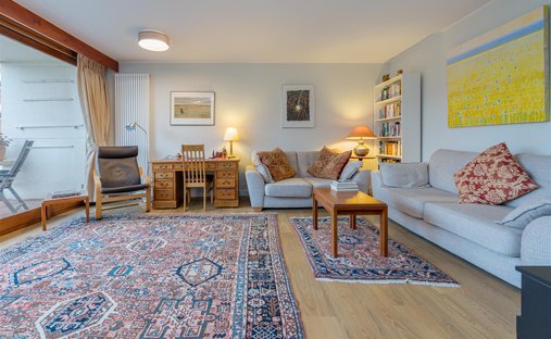 Apartment in Holly Village, Haringey, England 1