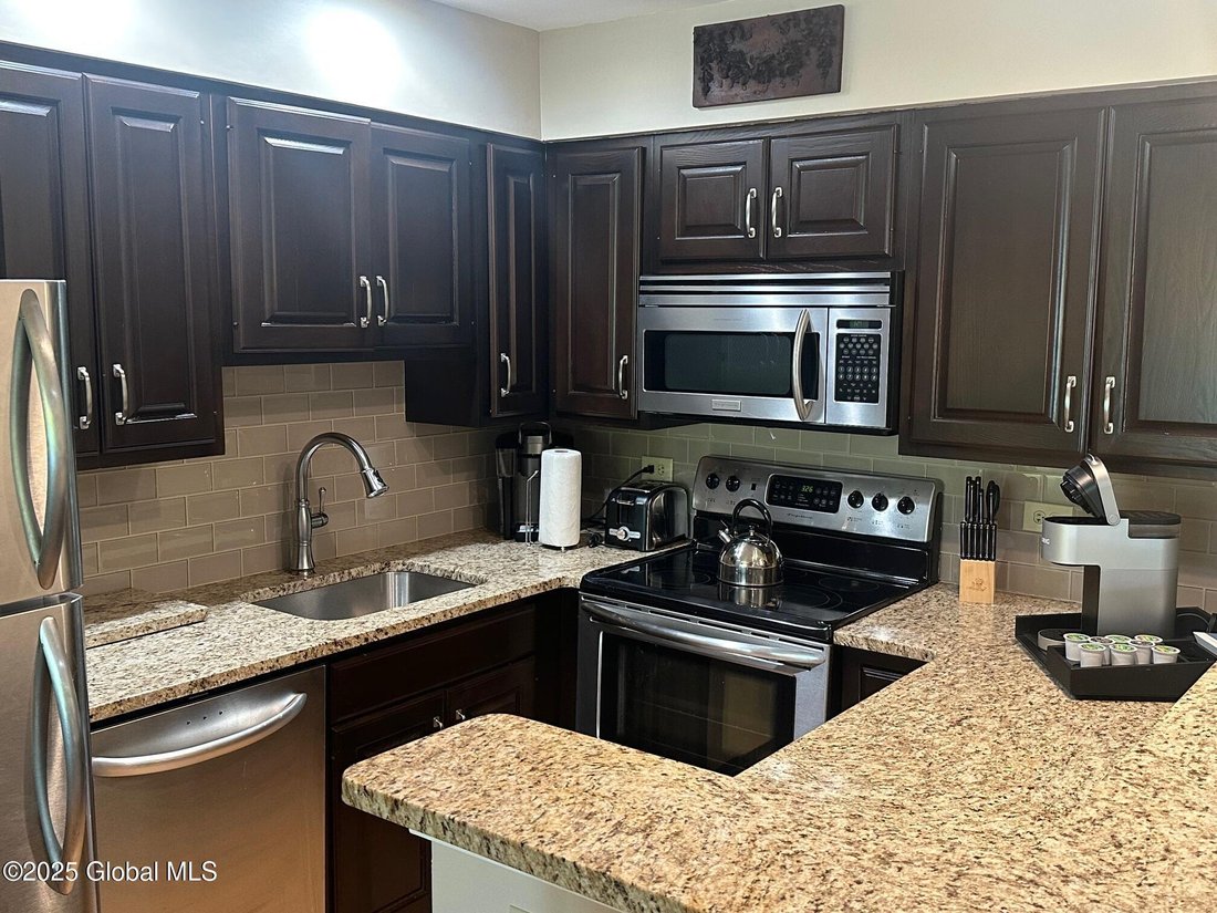 Condo in Bolton, New York, United States 4 - 16922067