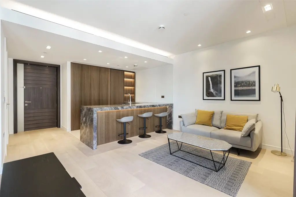 Apartment in WC2, Westminster, England 3 - 16922529