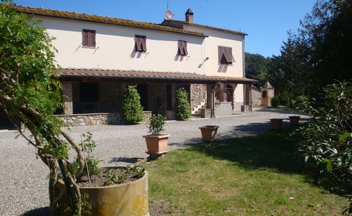 Estate in Pomarance, Tuscany, Italy 1