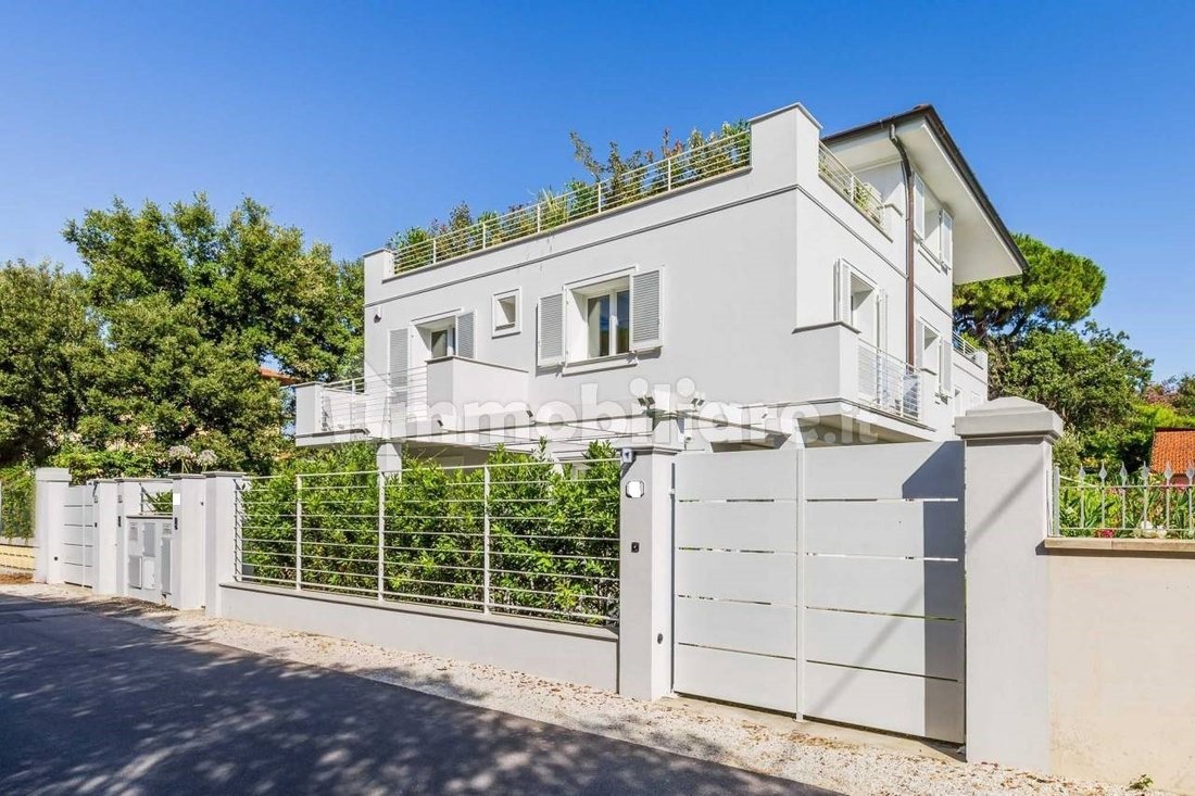 House in Center, Forte dei Marmi, Tuscany 3 - 16922940