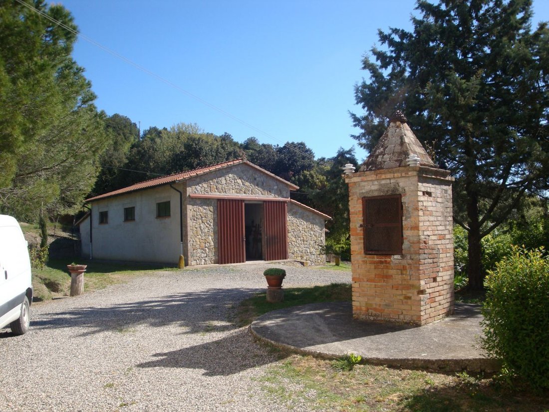 Estate in Pomarance, Tuscany, Italy 4 - 16923027
