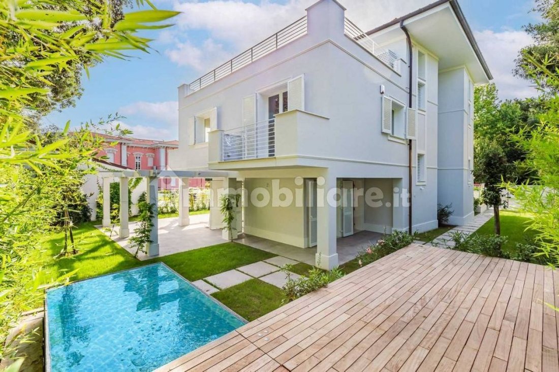 House in Center, Forte dei Marmi, Tuscany 1 - 16922940