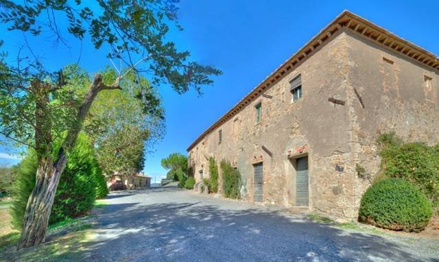 Estate in Volterra, Tuscany, Italy 4 - 16923032