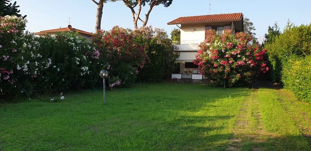House in Center, Forte dei Marmi, Tuscany 4 - 16923064