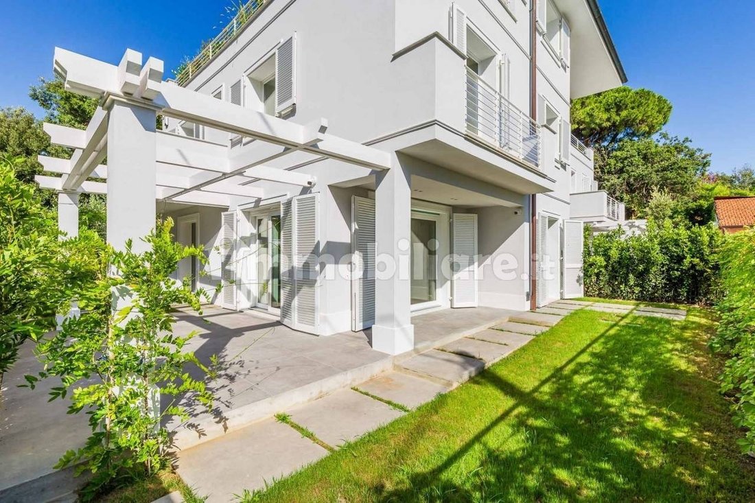 House in Center, Forte dei Marmi, Tuscany 4 - 16922940
