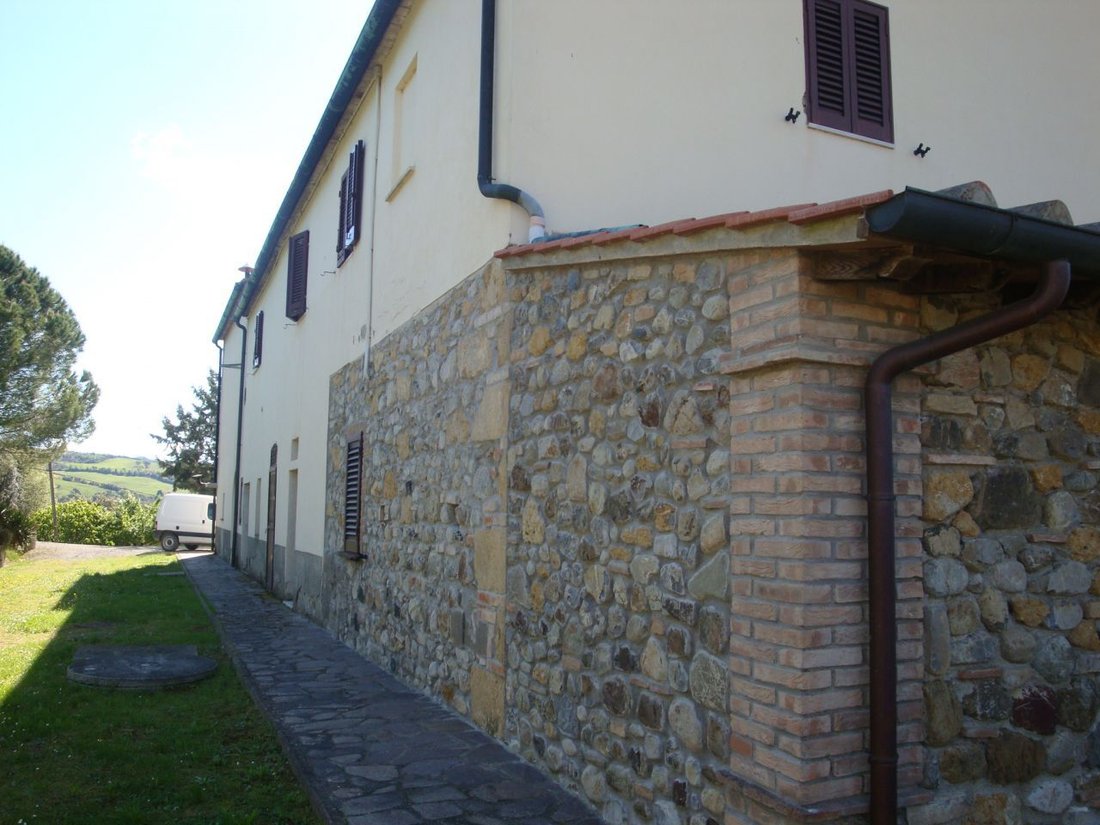 Estate in Pomarance, Tuscany, Italy 3 - 16923027