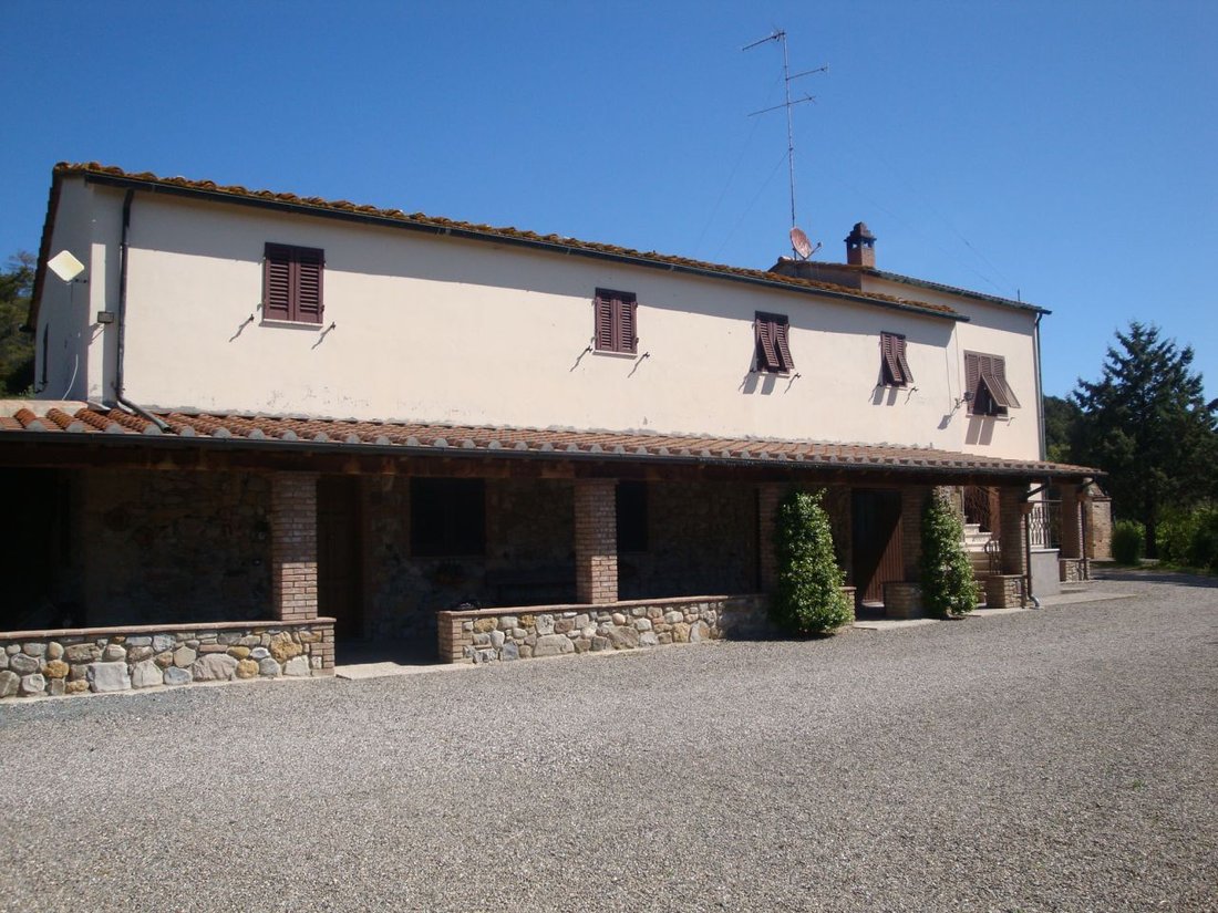 Estate in Pomarance, Tuscany, Italy 2 - 16923027
