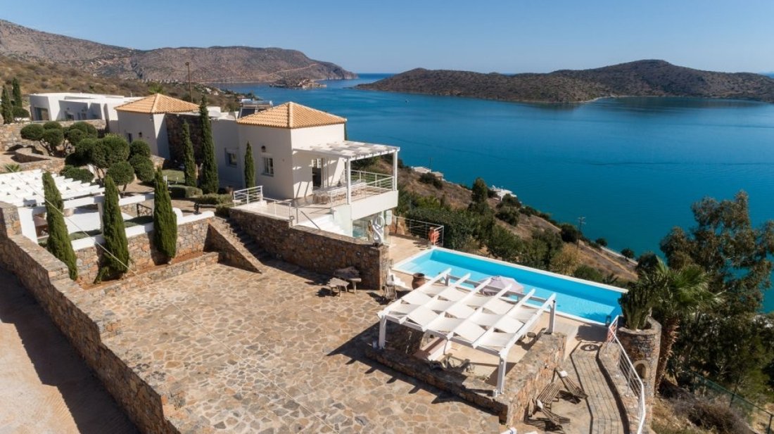 Villa in Community of Elounta, Agios Nikolaos Municipal Unit, Greece 1 - 16923258