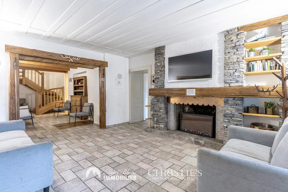 House in Chamonix-Mont-Blanc, Auvergne-Rhône-Alpes, France 1 - 16923042