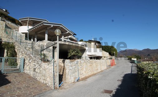 Villa in Salo, Lombardy, Italy 1