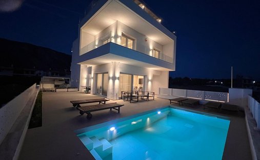 House in Community of Pisia, Loutraki - Perachora, Greece 1