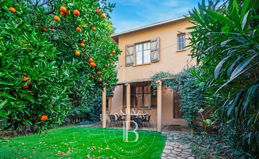 House in Zone Ouest Urbaine, Saint-Tropez, France 1