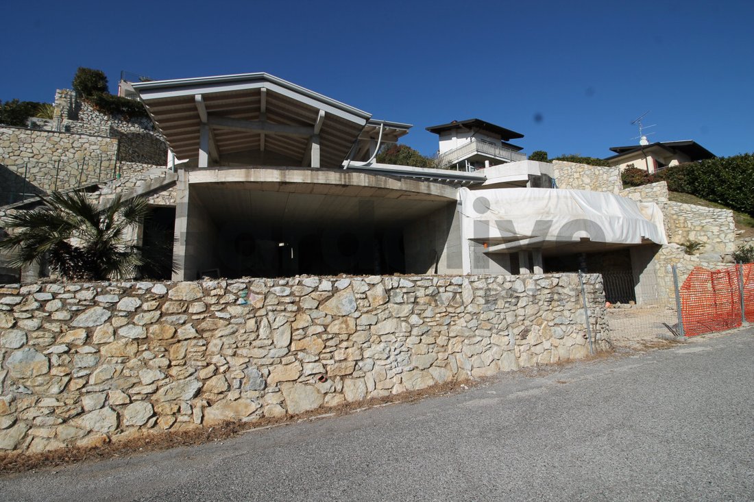 Villa in Salo, Lombardy, Italy 2 - 16925875