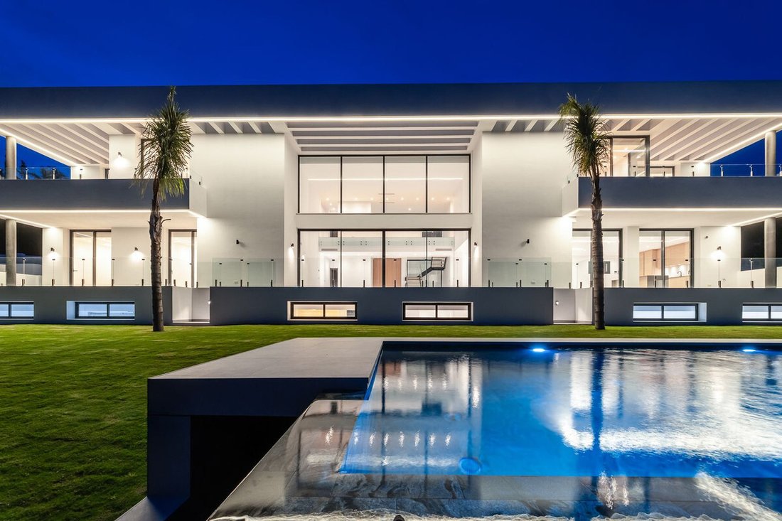 Villa in Estepona, Andalusia, Spain 1 - 16923813