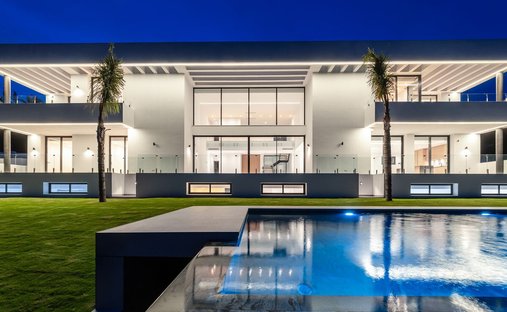 Villa in Estepona, Andalusien, Spanien 1