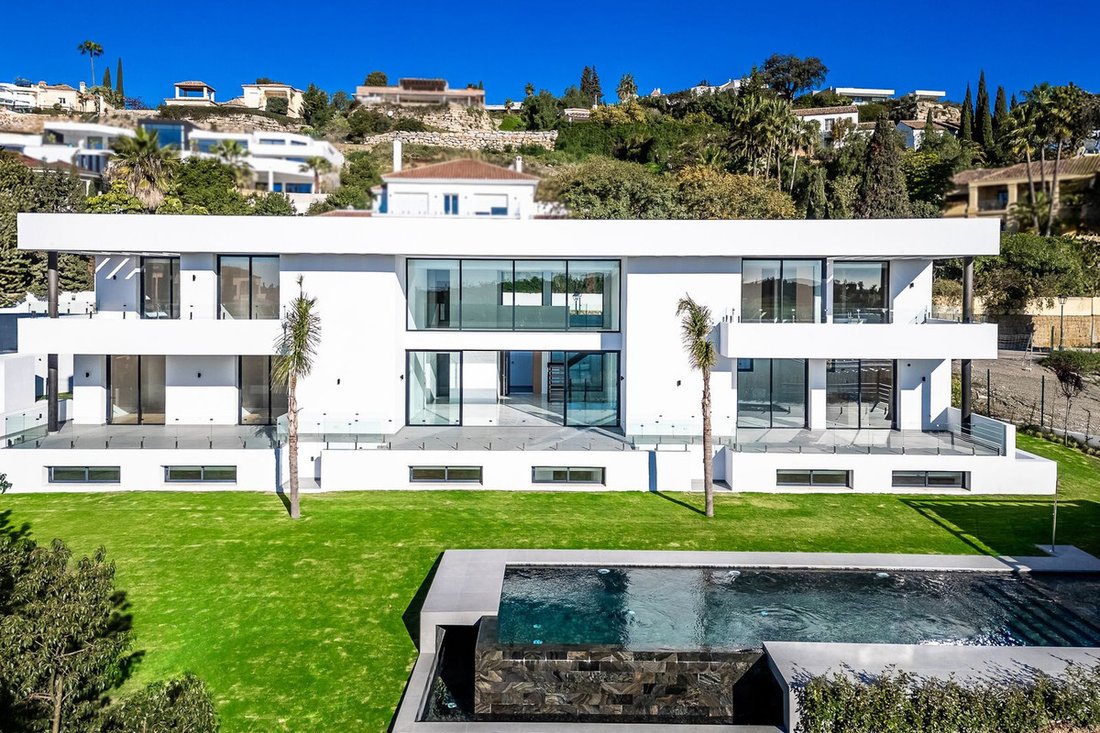 Villa in Estepona, Andalusia, Spain 2 - 16923813