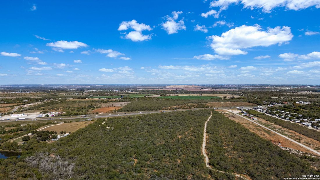 Farm Ranch in Von Ormy, Texas, United States 1 - 16925751