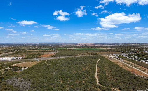 Farm Ranch in Von Ormy, Texas, United States 1