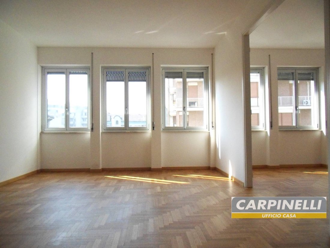Apartment in Historic Center, Monza, Lombardy 3 - 16926085