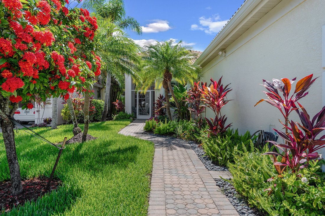 Naples, Florida, United States 2 - 15829677