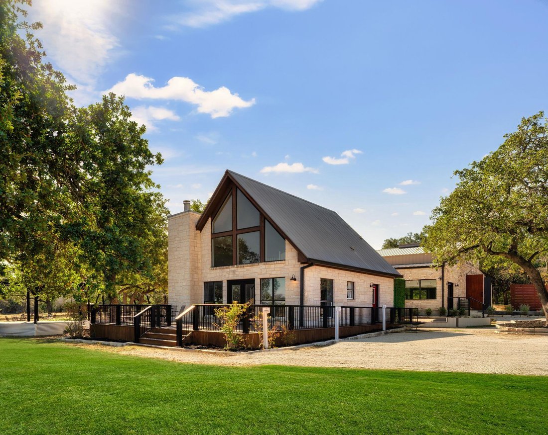 House in Round Mountain, Texas, United States 1 - 16924515