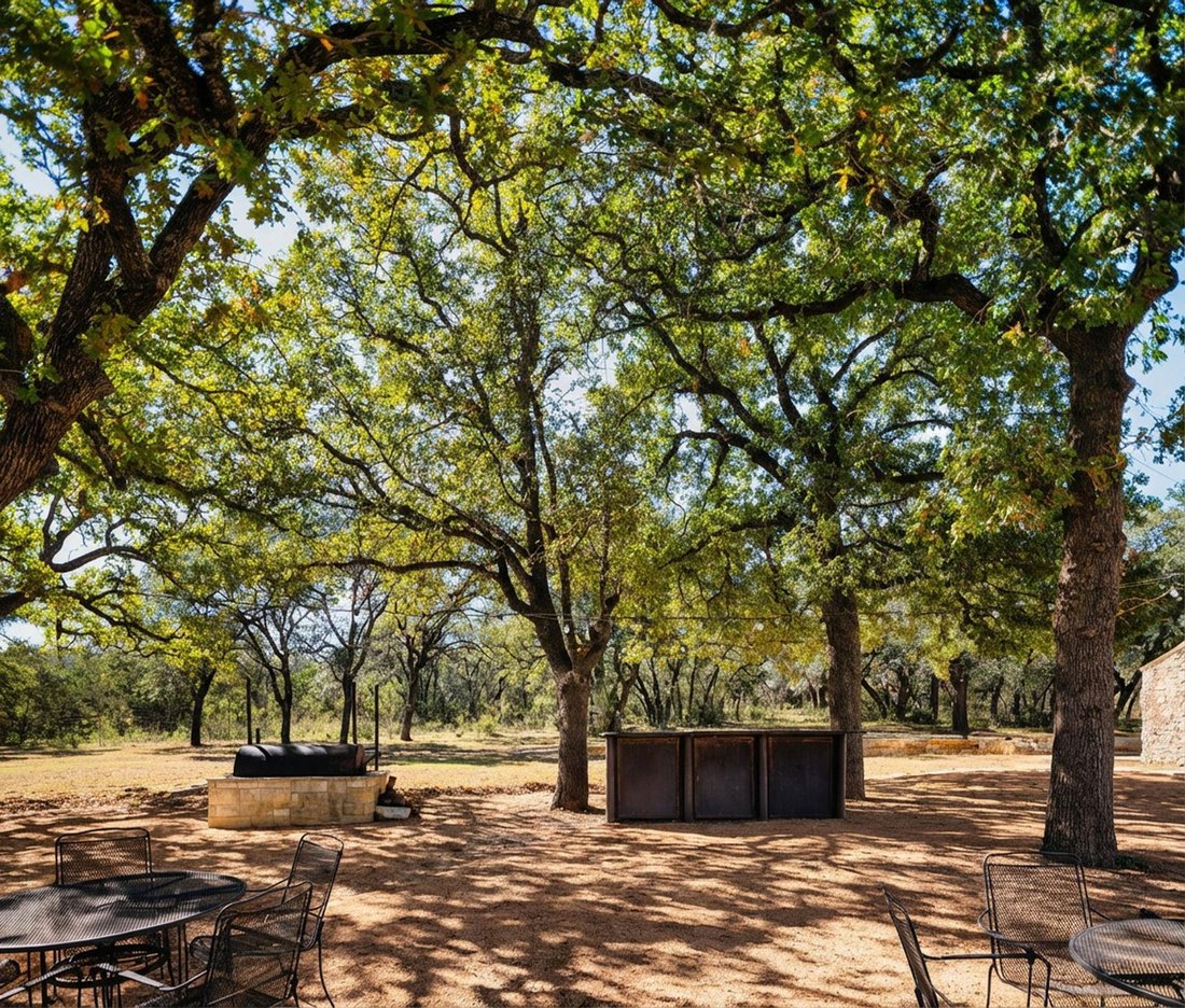 House in Round Mountain, Texas, United States 3 - 16924515