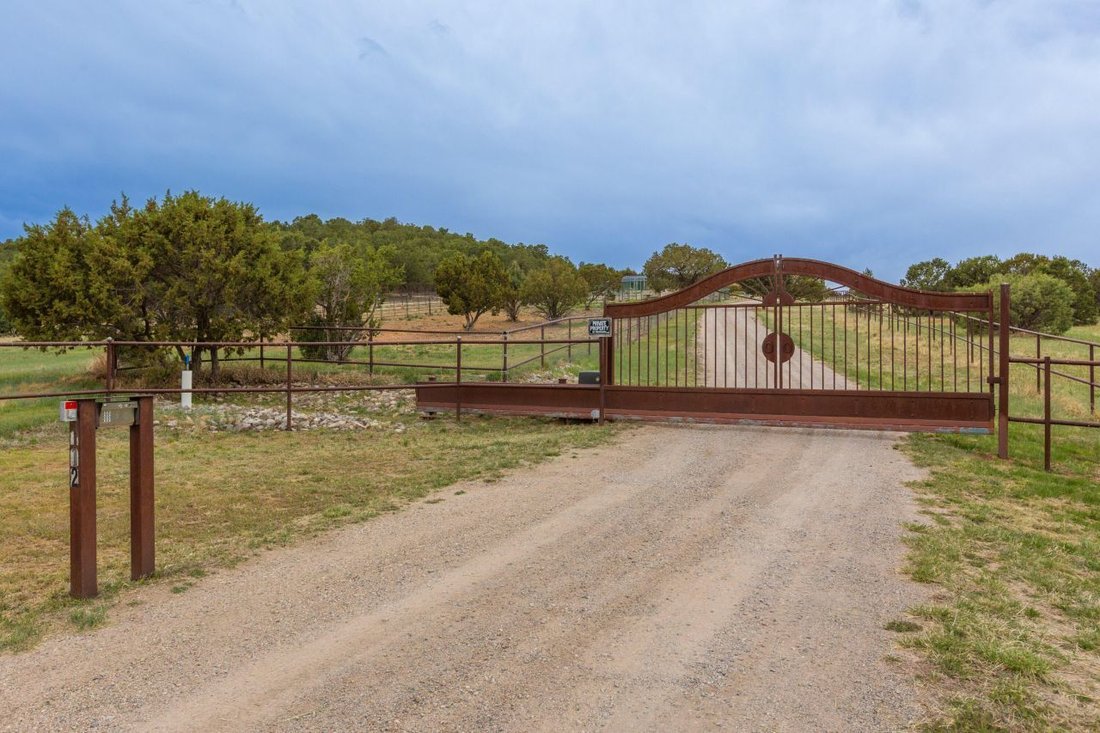 House in Tijeras, New Mexico, United States 4 - 15615280