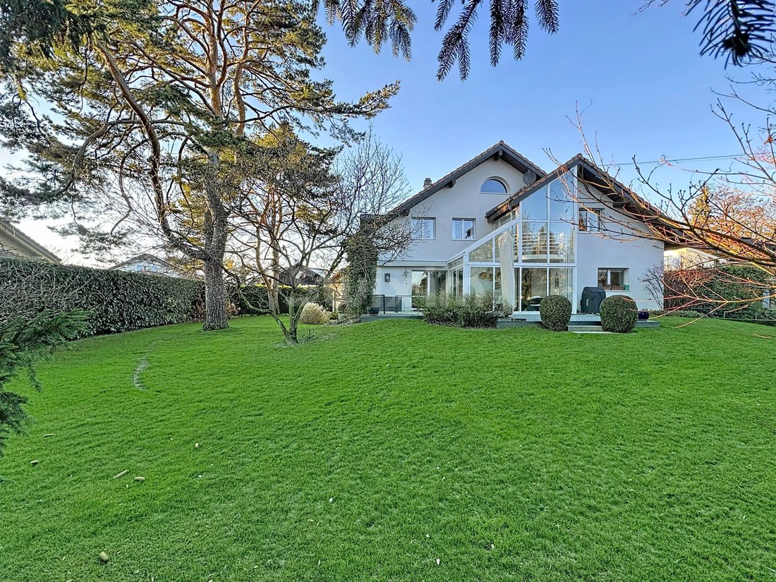 Terre Sainte, Spacious Detached Family Villa