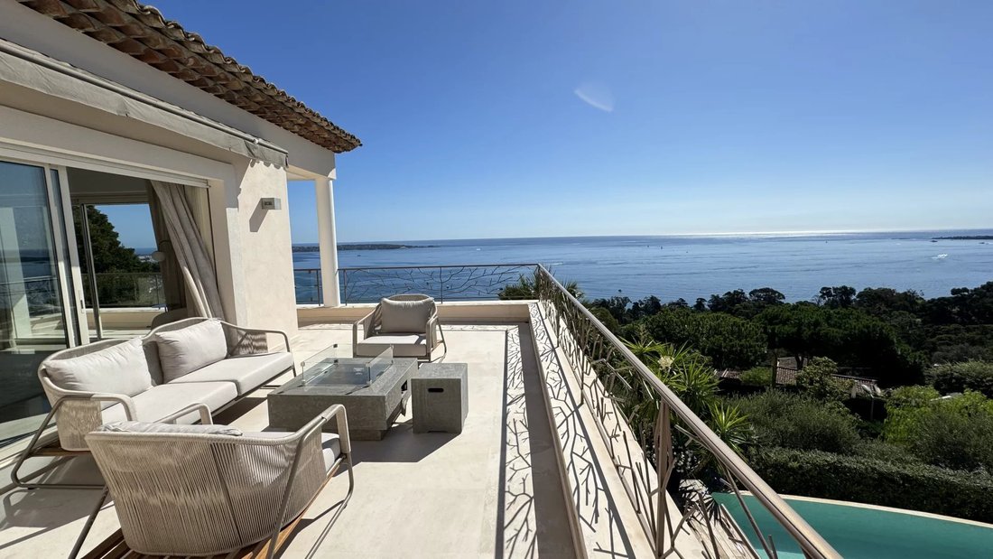 Villa a Vallauris, Provenza-Alpi-Costa Azzurra, Francia 1 - 16925247
