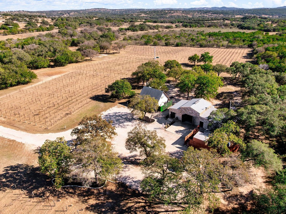 House in Round Mountain, Texas, United States 4 - 16924515