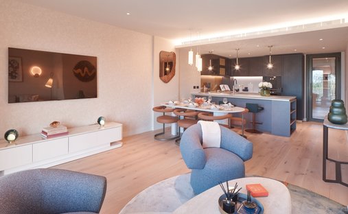 Condo in Chelsea Harbour, England 1