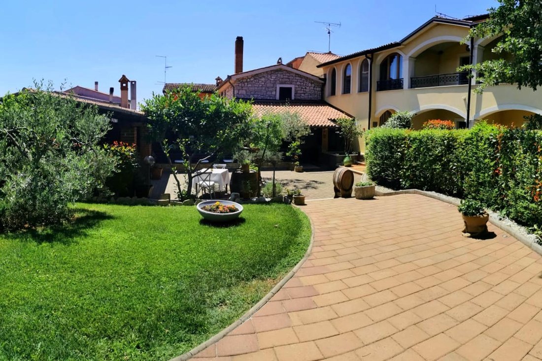 Villa in Buzinija, Istria County, Croatia 2 - 16925427