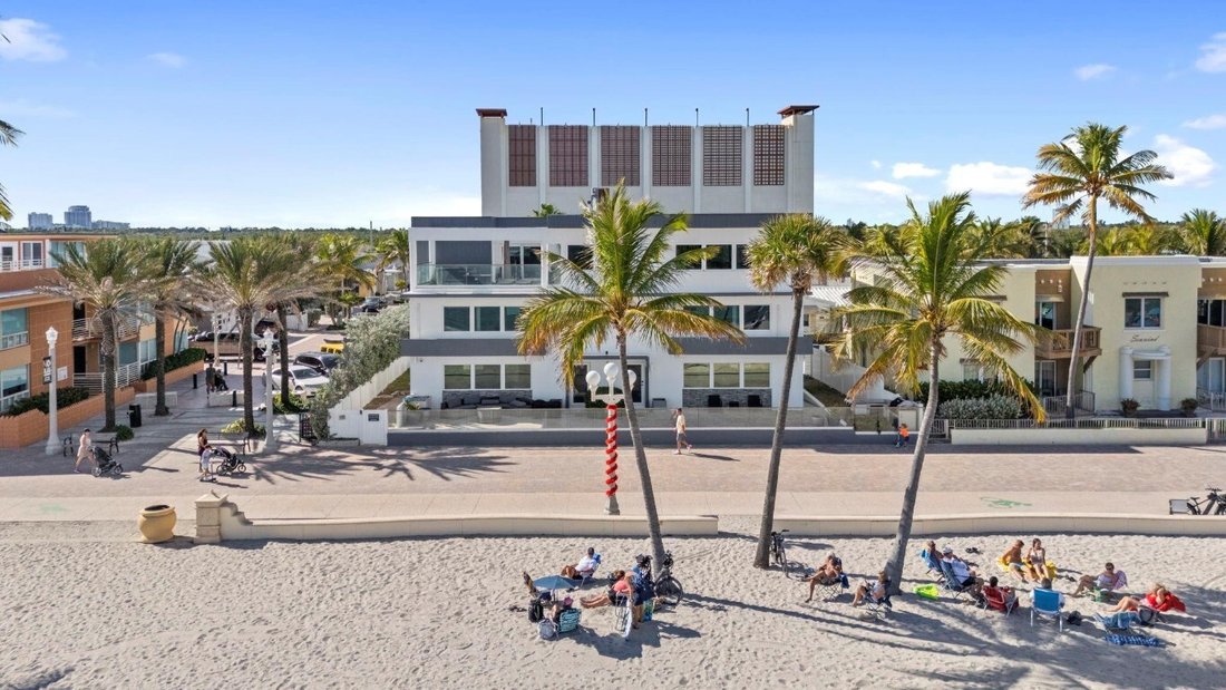 House in Hollywood, Florida, United States 2 - 16920409