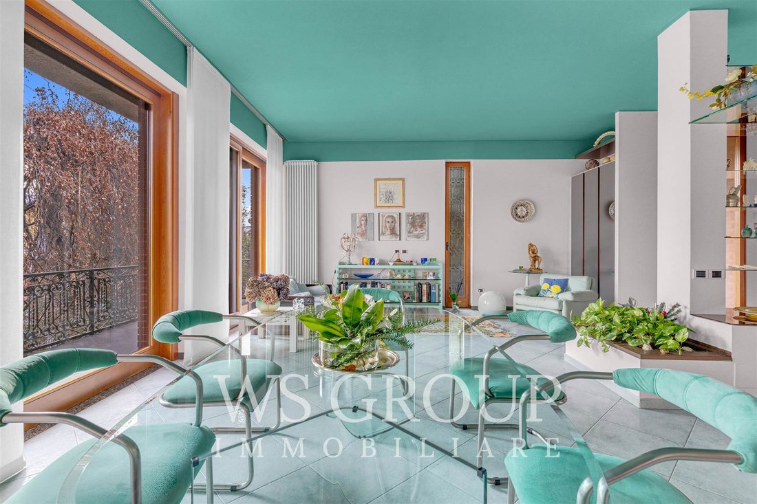 Villa in Carate Brianza, Lombardy, Italy 1 - 16925429