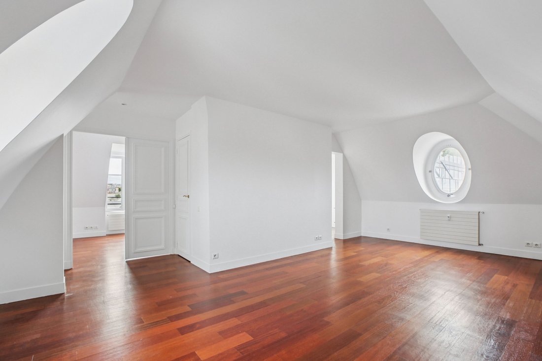 Apartment in Elysées-Madeleine, Paris 8e Arrondissement, Paris 2 - 16923450