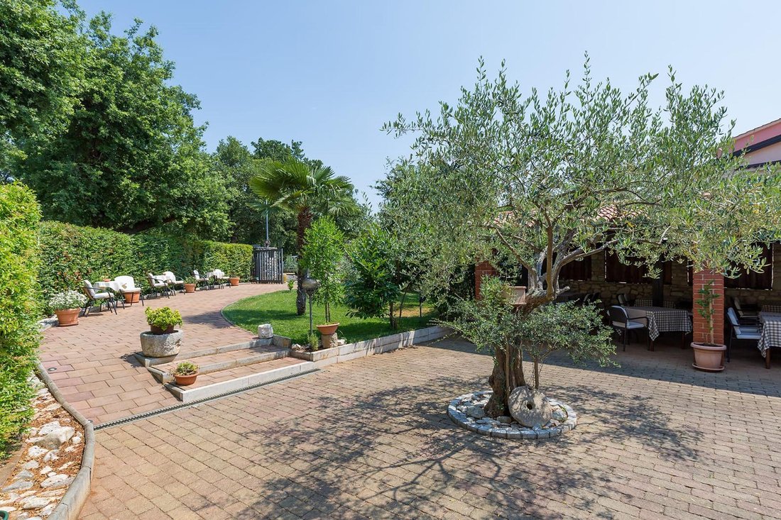 Villa in Buzinija, Istria County, Croatia 4 - 16925427