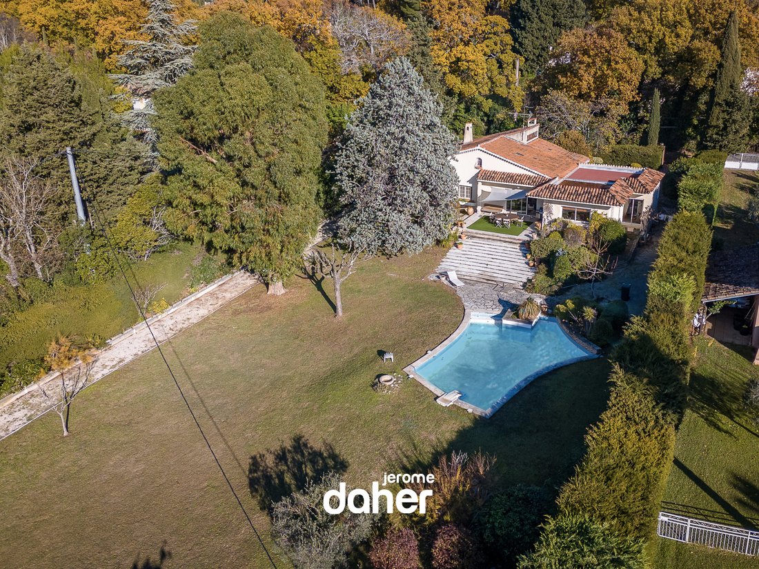 Villa in Est, Gemenos, France 1 - 16923329