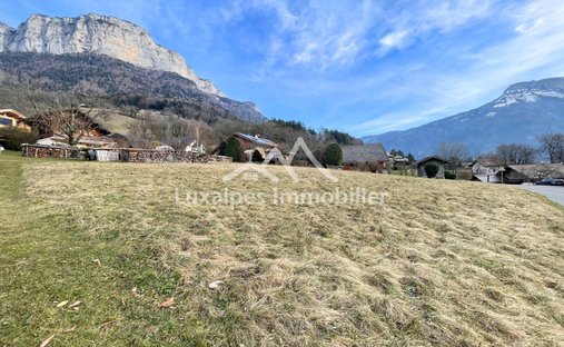 Land in Dingy-Saint-Clair, Auvergne-Rhone-Alpen, Frankreich 1