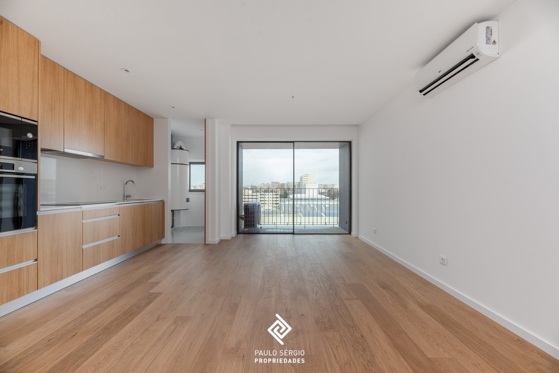 Apartment in Matosinhos e Leca da Palmeira, Porto District, Portugal 1 - 16923893