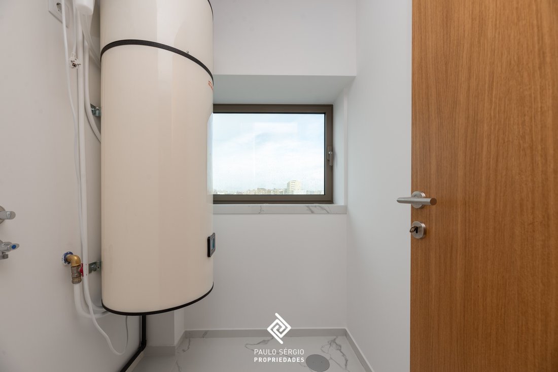 Apartment in Matosinhos e Leca da Palmeira, Porto District, Portugal 5 - 16923893