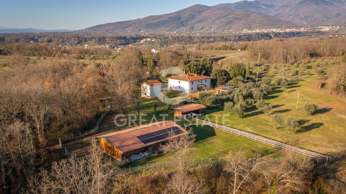 Estate in Terranuova Bracciolini, Tuscany, Italy 1 - 16925231