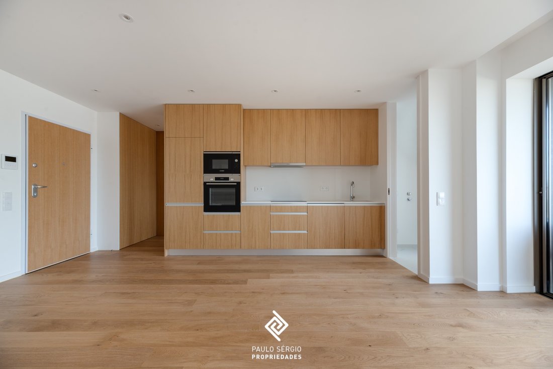 Apartment in Matosinhos e Leca da Palmeira, Porto District, Portugal 2 - 16923893