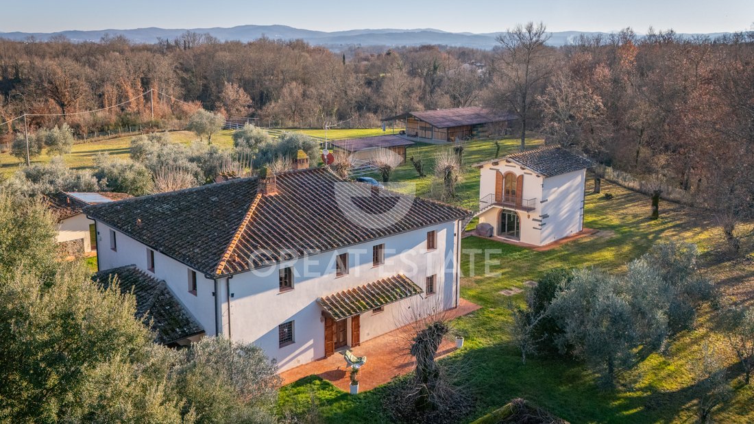 Estate in Terranuova Bracciolini, Tuscany, Italy 3 - 16925231