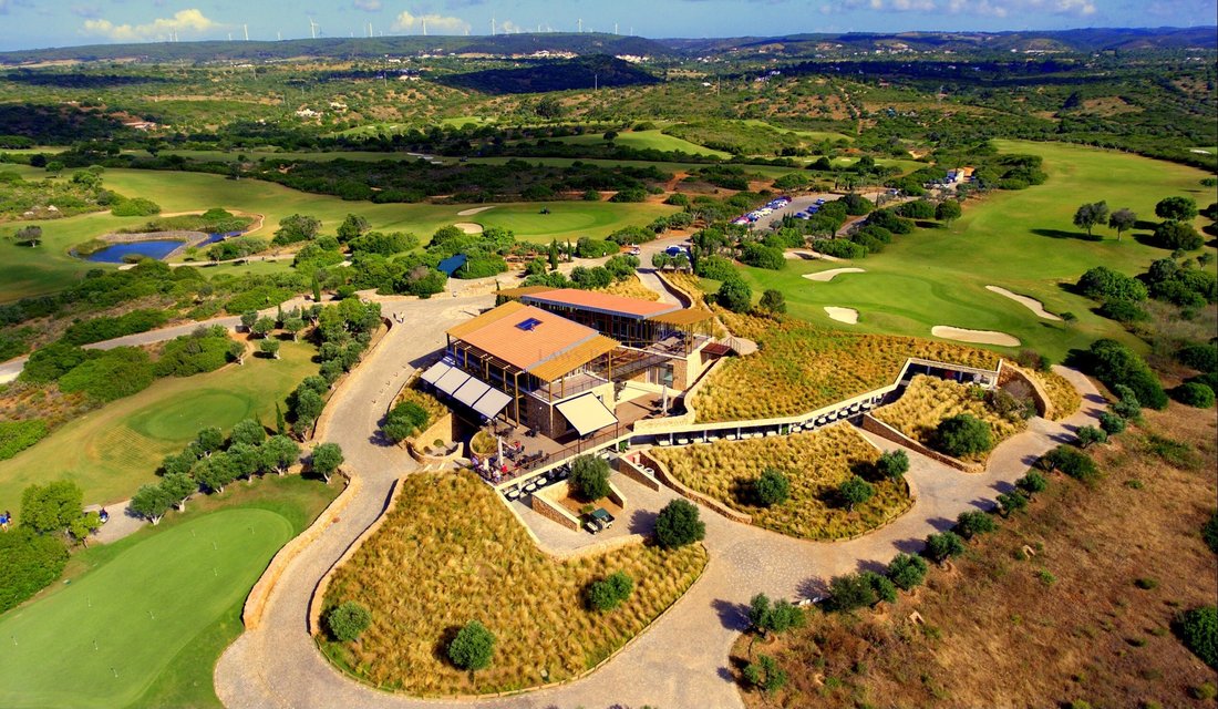 Land in Bensafrim e Barao de Sao Joao, Algarve, Portugal 1 - 16924211