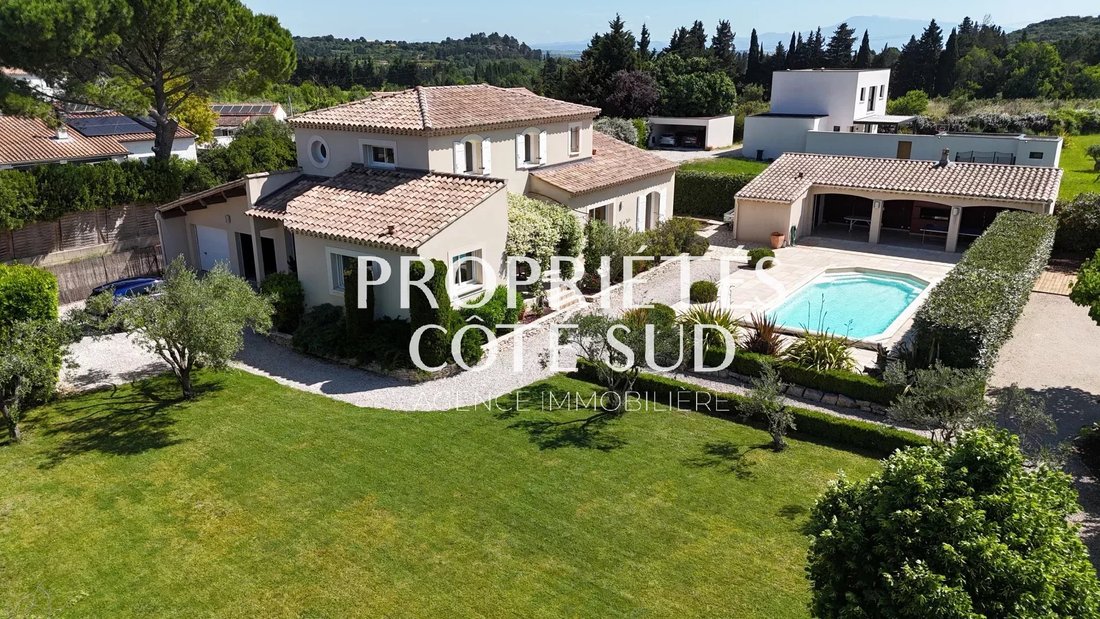 Villa in Pujaut, Occitania, France 4 - 16925241