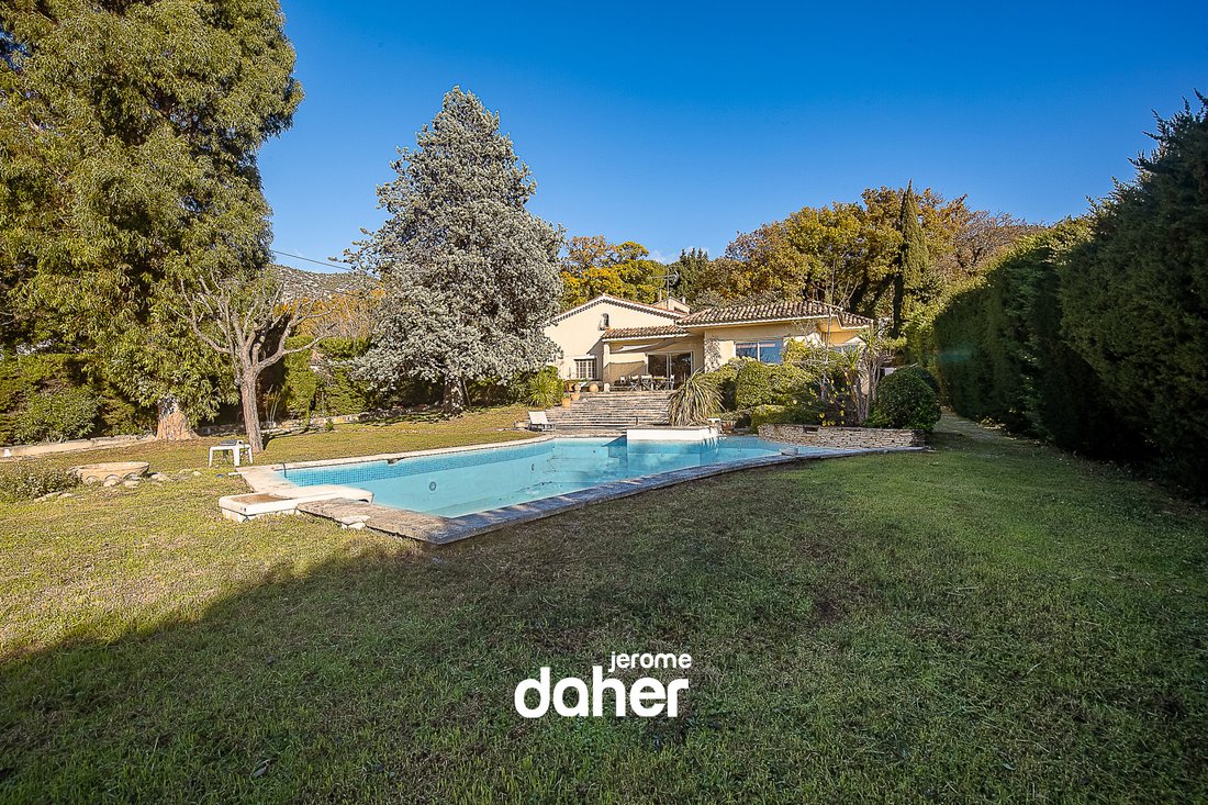 Villa in Est, Gemenos, France 3 - 16923329