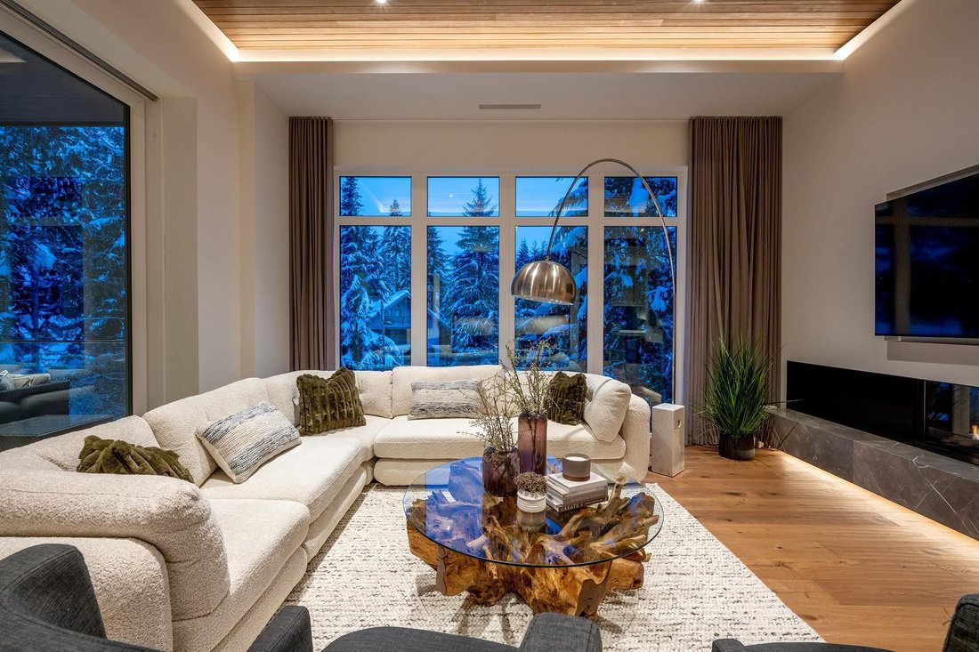 House in Whistler, British Columbia, Canada 4 - 16925660