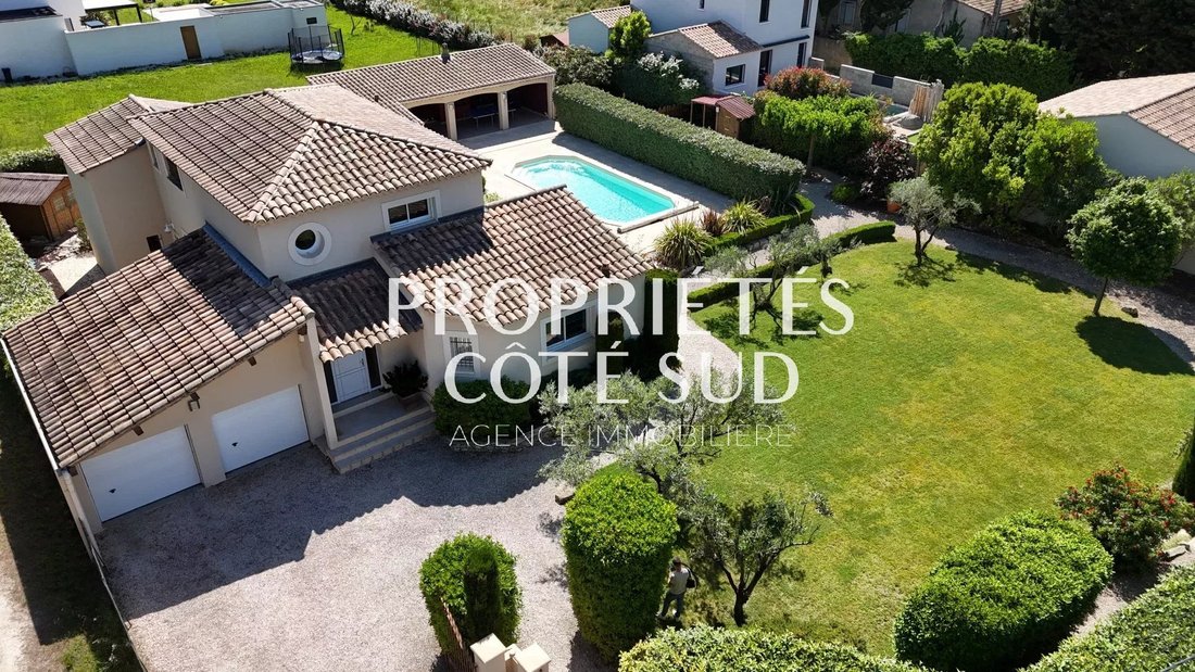 Villa in Pujaut, Occitania, France 2 - 16925241